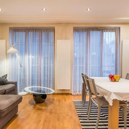 Apartment Old Spacious 2 Bedroom Riga