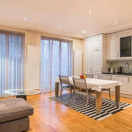 Apartment Old Spacious 2 Bedroom *