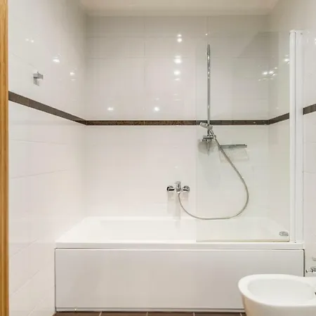 Old Spacious 2 Bedroom Apartamento *